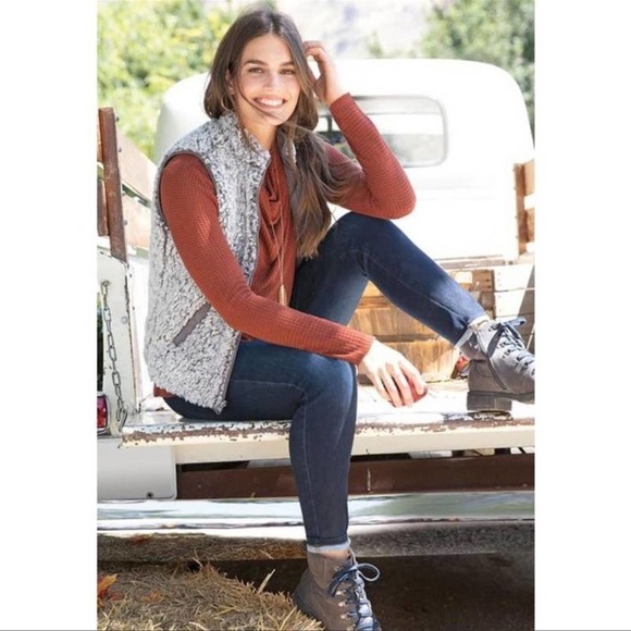 Thread & Supply Sherpa fleece Vest attic fleece grey L Teddy soft winter Fall 🍂 - Picture 2 of 9